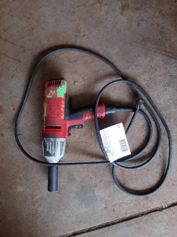 lot 21 image: Milwaukee Impact Wrench