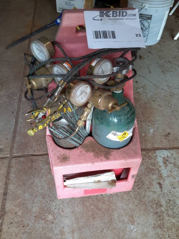 lot 23 image: Gas Tank Holder with Valves