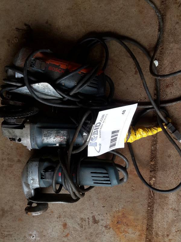 lot 48 image: Lot of Bosch Angle Grinders