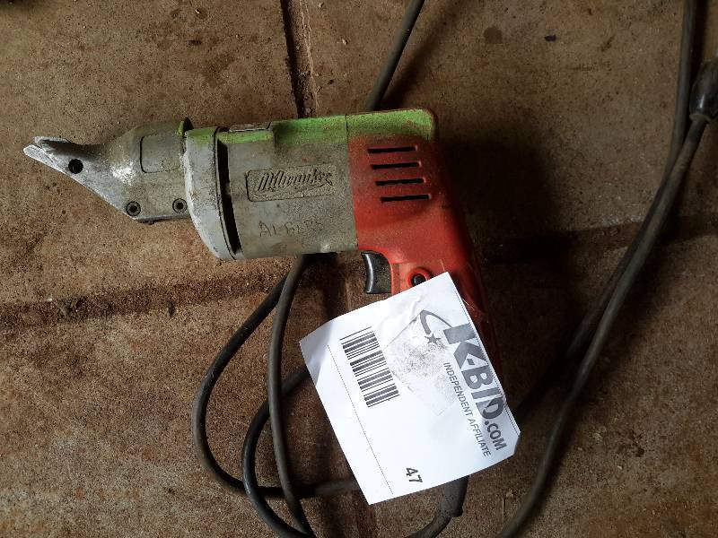 lot 47 image: Milwaukee Heavy Duty Shear