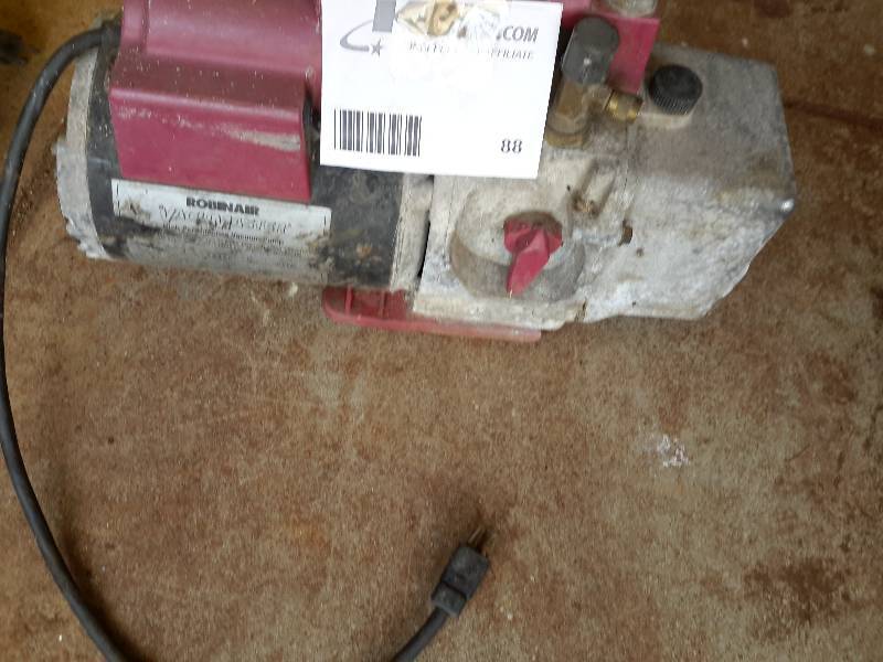 lot 88 image: Robinair VacuMaster Pump