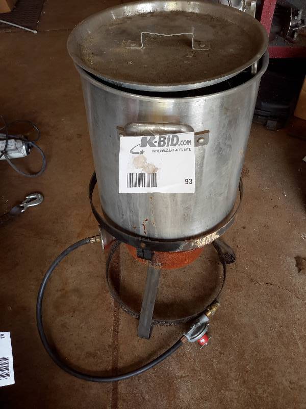 lot 93 image: Turkey Fryer