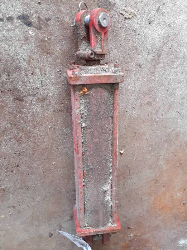 lot 98 image: Cross Brand Tool (Not Sure What Its For)