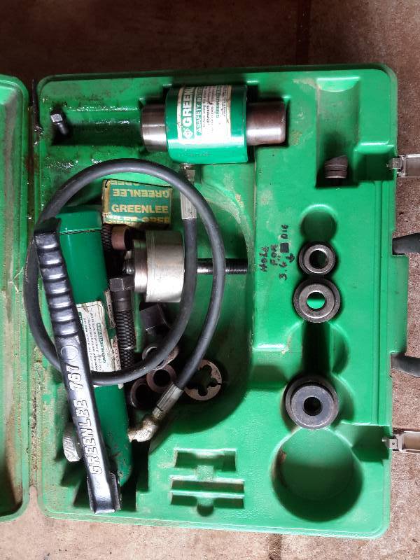 lot 30 image: Greenlee 767 Hydraulic Hand Pump