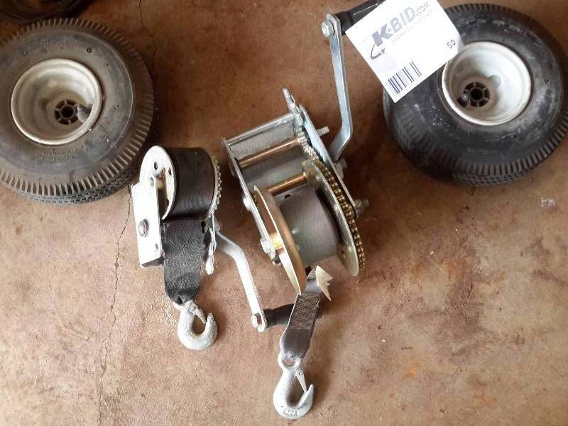 lot 50 image: Ultra Tow Two Speed Hand Crank, Tow Hand Crank, 2 Deli Tires