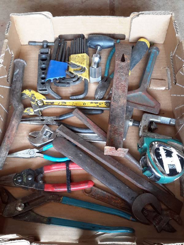lot 71 image: Lot of Miscellaneous Tools, See Close Ups for Details