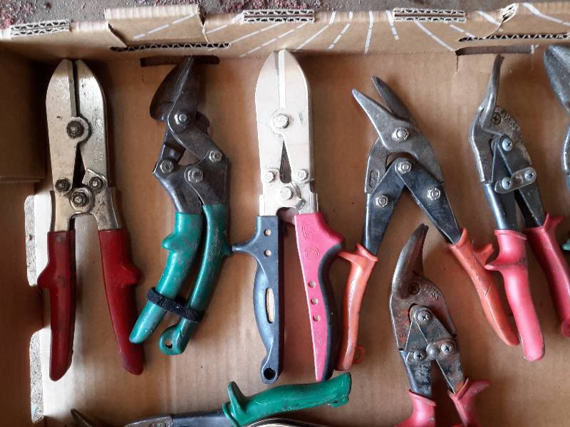 lot 74 image: Lot of Pipe Crimpers and Shears