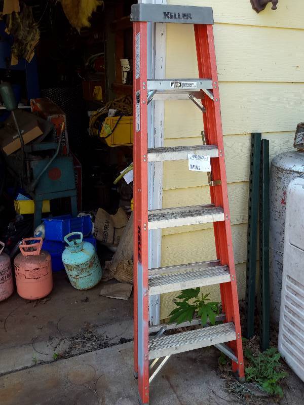 lot 136 image: 6 Keller Extra Heavy Duty Fiberglass Ladder