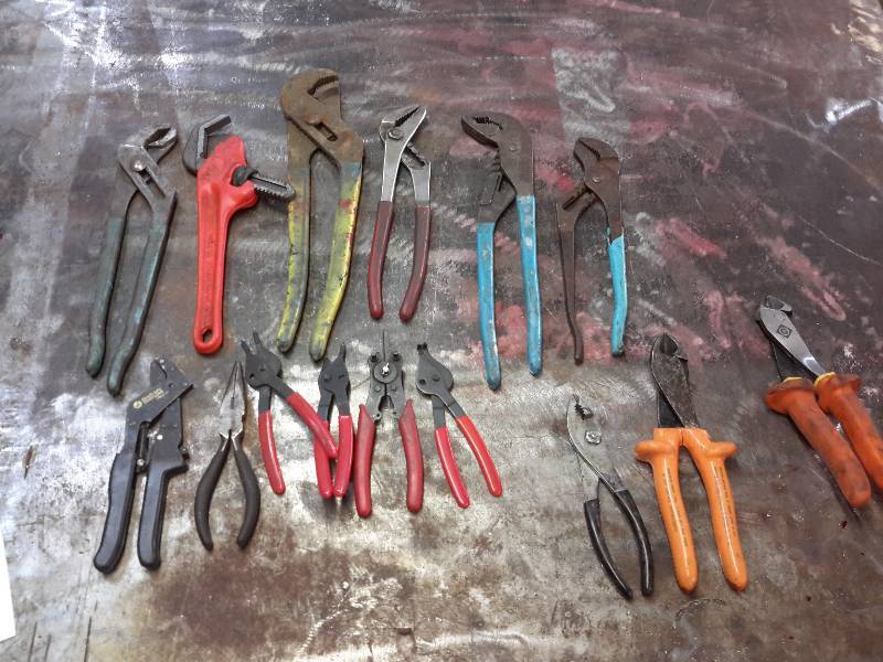 lot 158 image: Lot of Wrenches, Tin Snips, and More