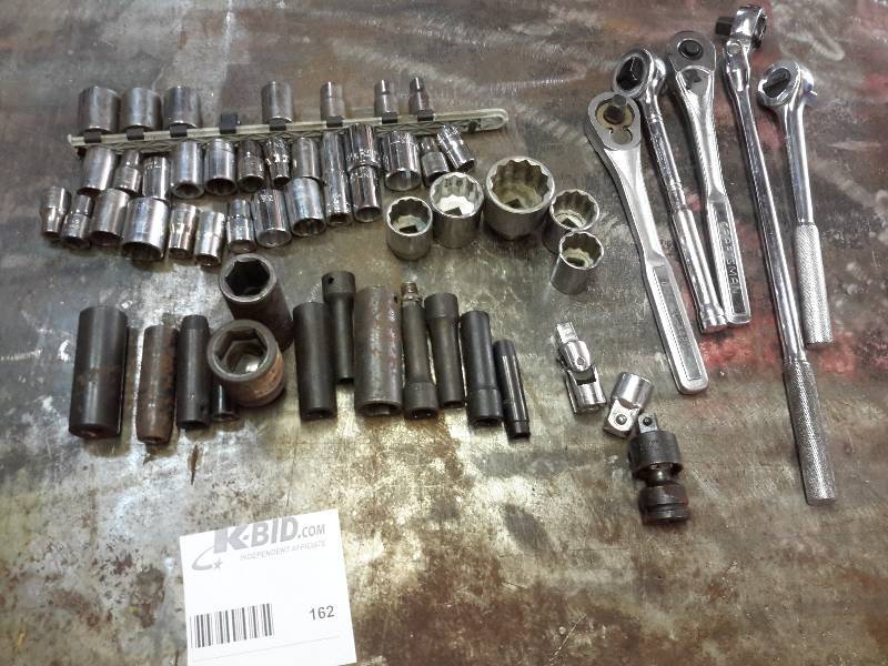 lot 162 image: Lot of Miscellaneous Socket Wrenches and Socket Bits
