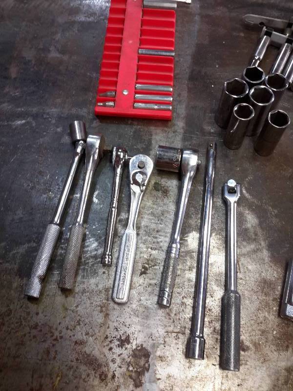 lot 170 image: Lot of Miscellaneous Socket Wrenches and Socket Bits