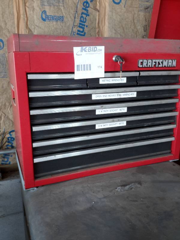 lot 9B image: Craftsman Lockable Tool Box