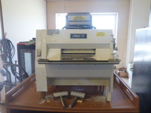 lot 2 image: Anets Dough Roller