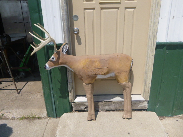 lot 13 image: Deer Archery Target