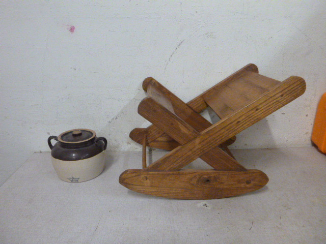 lot 15 image: Vintage Crock #4