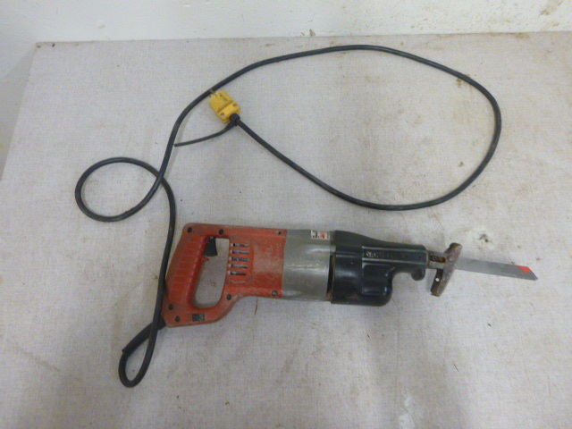 lot 22 image: Milwaukee Sawzall