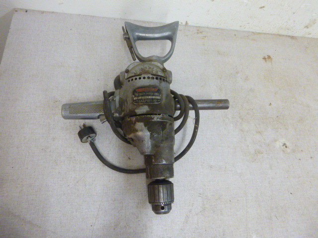 lot 23 image: Black & Decker 58 Utility Power Drill