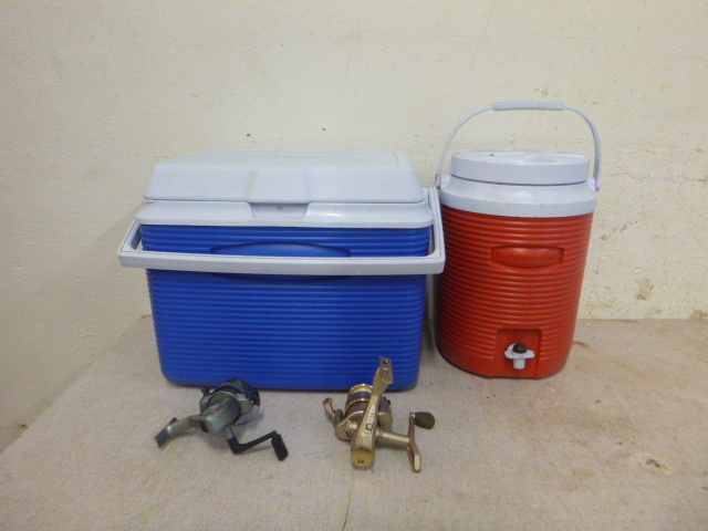 lot 30 image: 2 Fishing Reels, Cooler and Water Jug