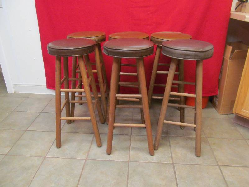 lot 110 image: 6 Kitchen Bar Stools, leather - 30 Tall