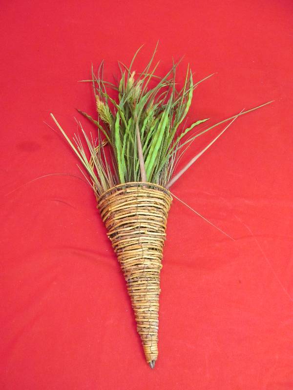 lot 53 image: Wall Pocket w Breens 24