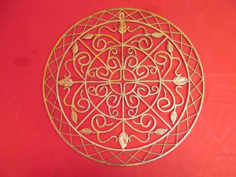 lot 56 image: Metal Art Wall Dcor 18 Diameter