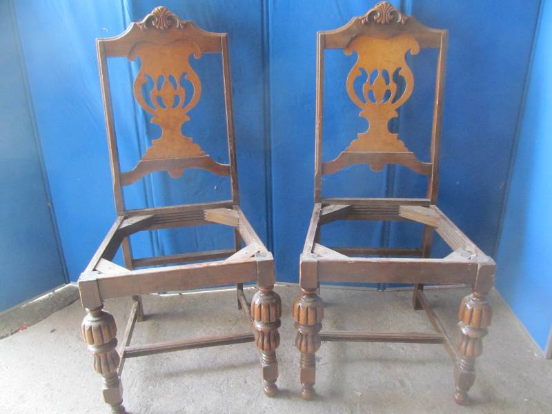 lot 123 image: 2 Vintage Dinning Chairs - Need seat