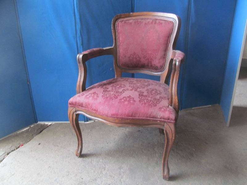 lot 127 image: Vintage Upholstered Arm Chair