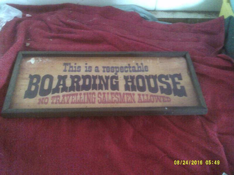 lot 4 image: VINTAGE WOOD BOARDING HOUSE SIGN