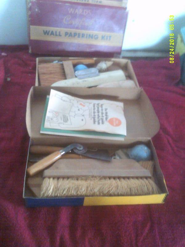 lot 8 image: 2 ANTIQUE WALL PAPERING KIT