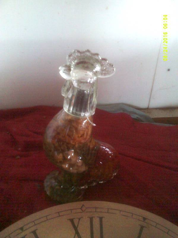 lot 11 image: VINTAGE GLASS ROOSTER AND ROOSTER
