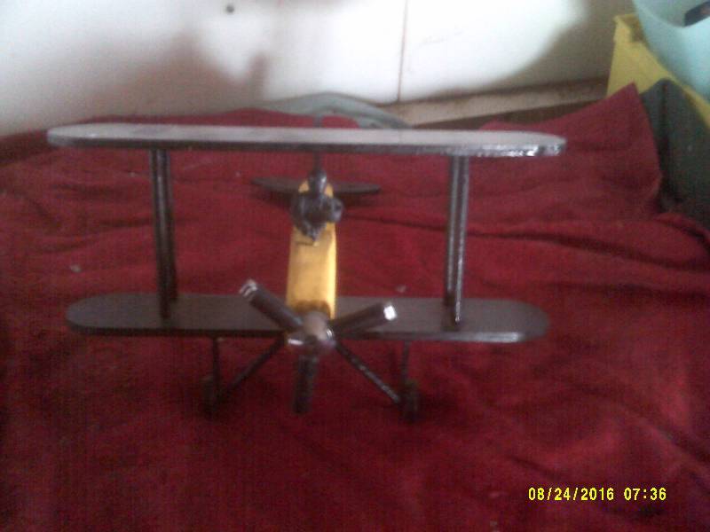 lot 17 image: VINTAGE WOOD PLANE
