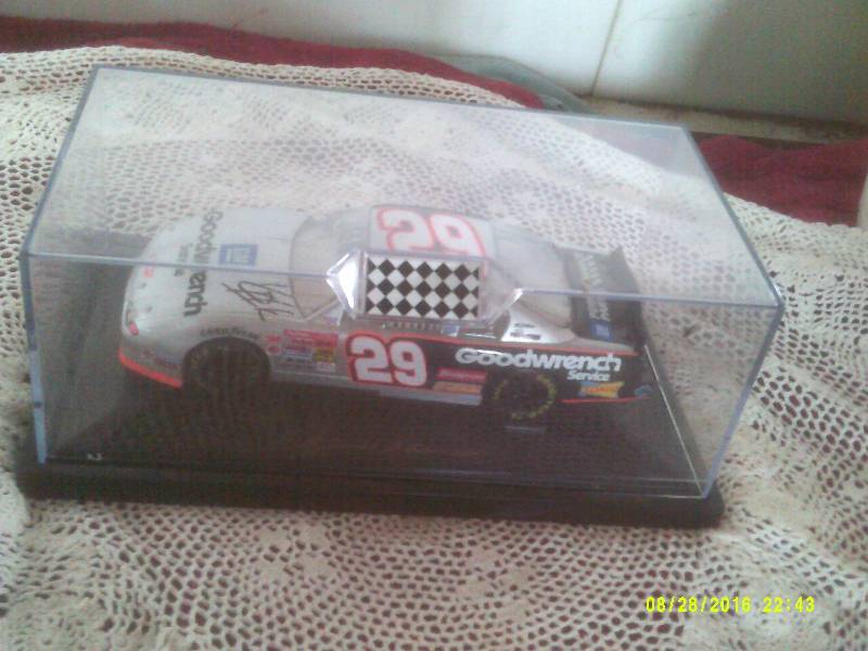 lot 25 image: COLLECTIBLE GOOD WRENCH SERVICE RACING CAR