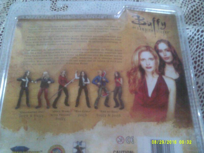 lot 36 image: COLLECTIBLE BUFFY THE VAMPIRE SLAYER