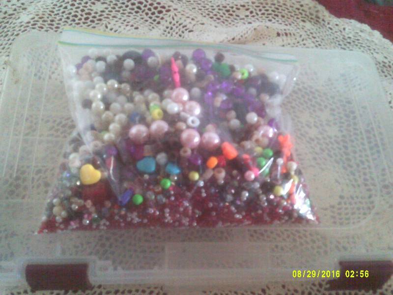 lot 43 image: CRAFTING CASES AND BEADS