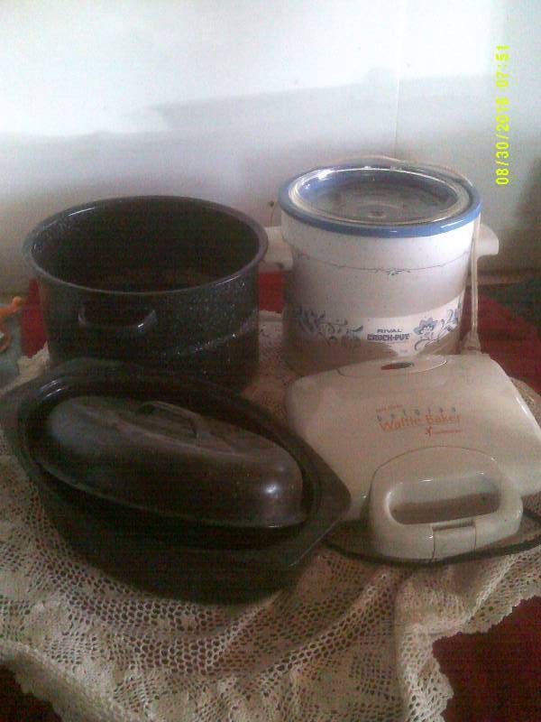 lot 52 image: HOUSEWARES