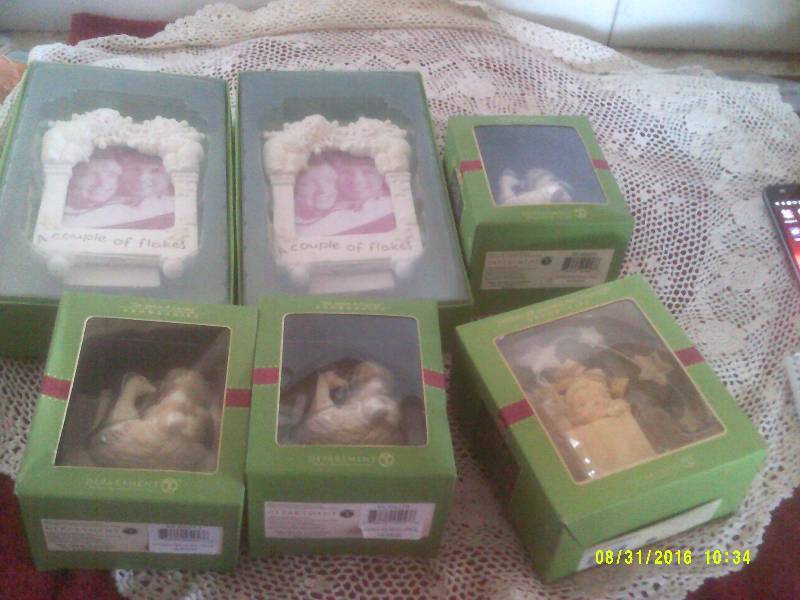 lot 65 image: SNOW BABIES