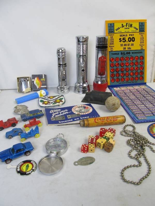lot 87 image: Nice Lot of Vintage Collectibles Smalls etc