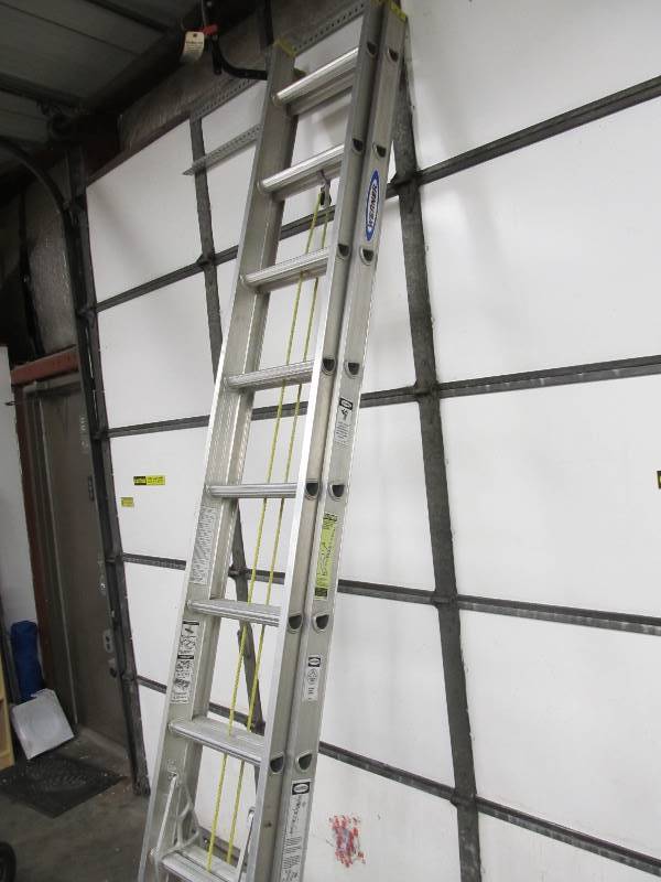 lot 9 image: WERNER 20 Exension Ladder