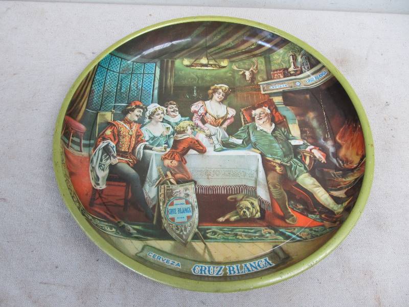 lot 136 image: Old Vintage CRUZ BLANCA Beer Advertising Metal Tray