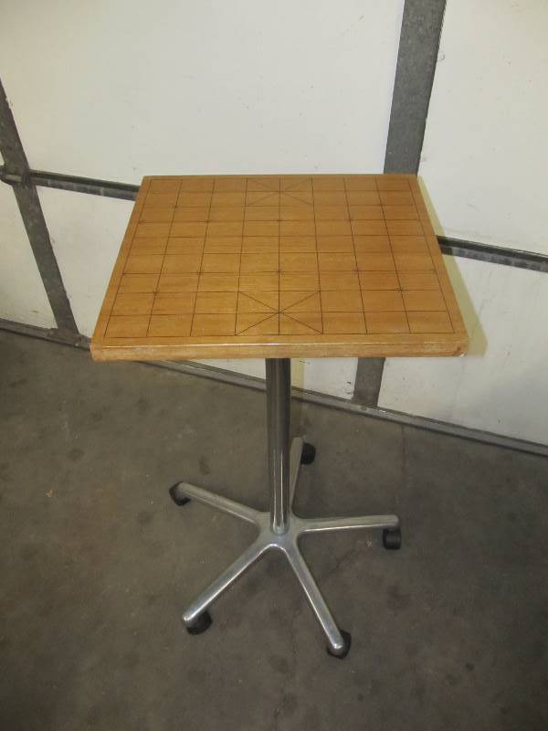 lot 15 image: Vintage Rolling Tall Table