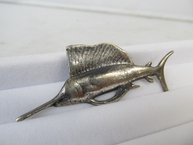 lot 107 image: Large Vintage Sterling Silver MarlinSwordfish Pin Brooch
