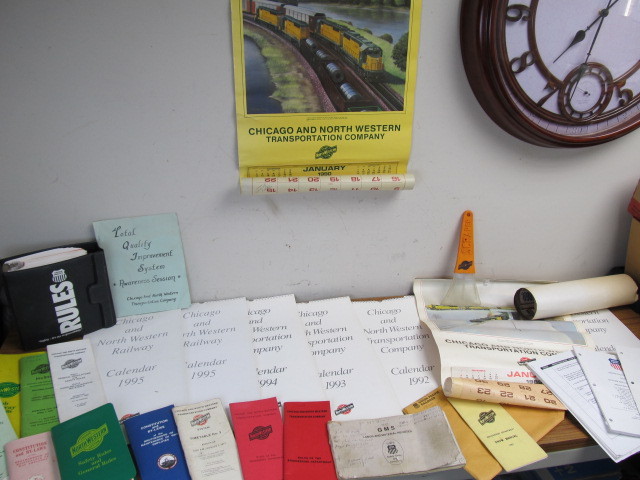 lot 117 image: Lot of Assorted Chicago North Western Railroad Calendars & Paper