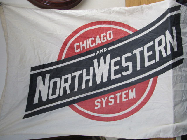 lot 118 image: Rare Original Large Vintage CHICAGO NORTHWESTERN Railroad Station Flag