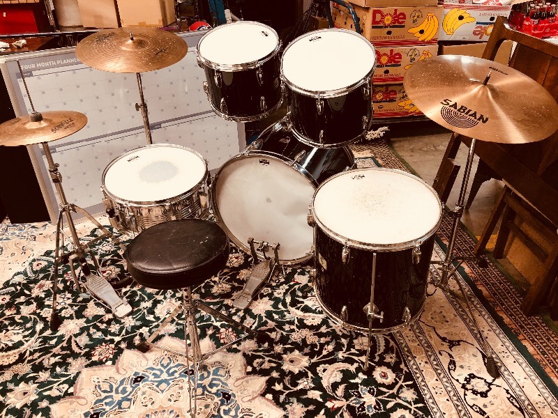 lot 8 image: Quality YAMAHA DP Series Drum Set