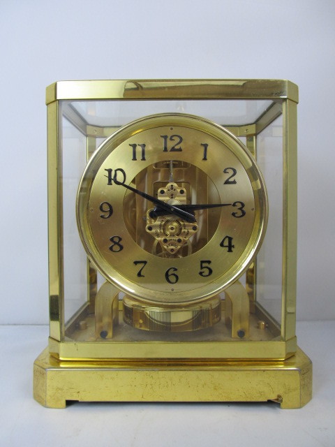 lot 1 image: Original Early 1940s Swiss Made LeCoutlre Atmos II Perpetual 15 Jewel Mantel Clock