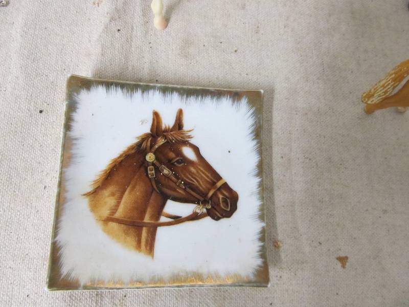 lot 72 image: Large Lot of Horse Figurines & Statues