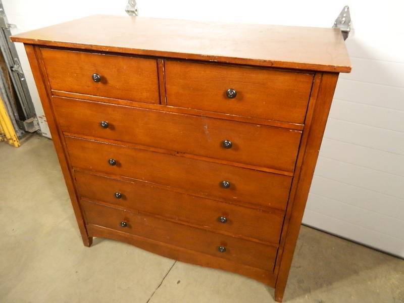 lot 230 image: 6 Drawer Dresser