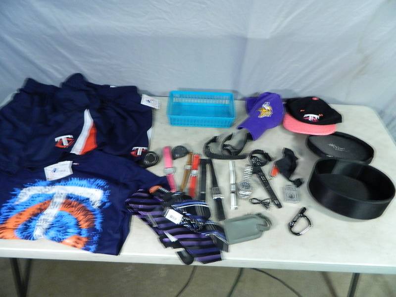 lot 50 image: Watches, Twins Clothes, Zippo, Etc