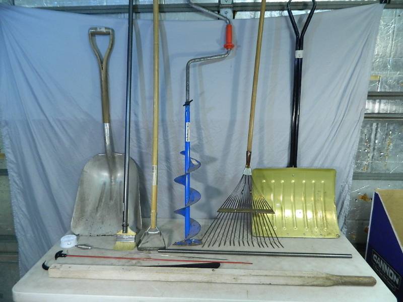 lot 88 image: Shovels, Long Handle Tools, Auger, Etc
