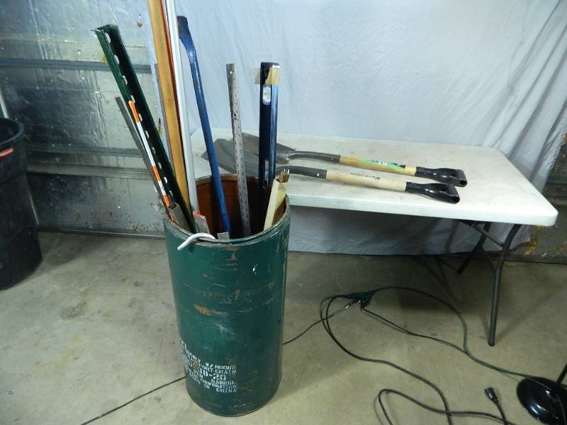 lot 123 image: Barrel of Steel Stock, Tools, Levels, Etc